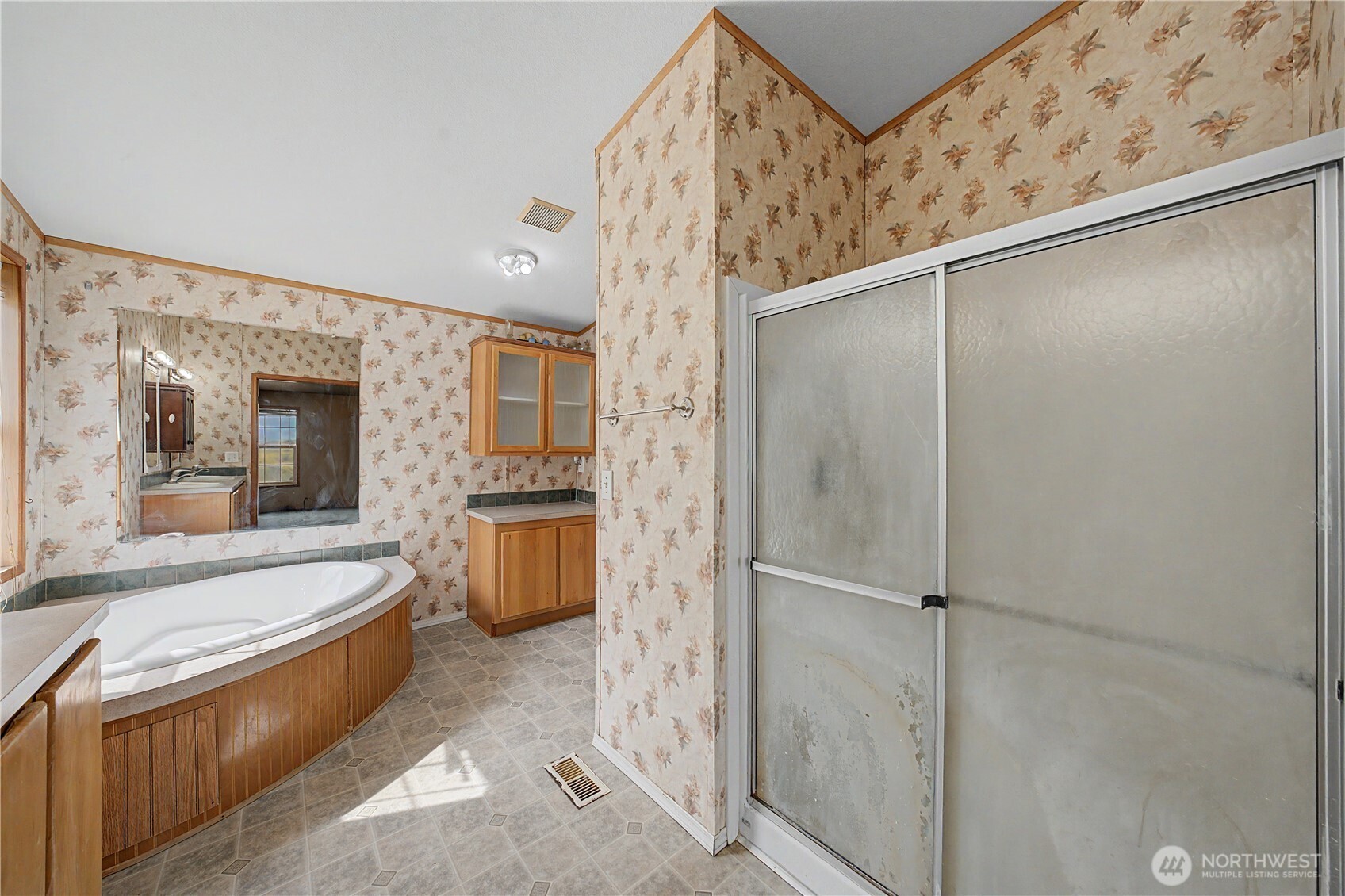 7483 Road E.7 Property Photo 27