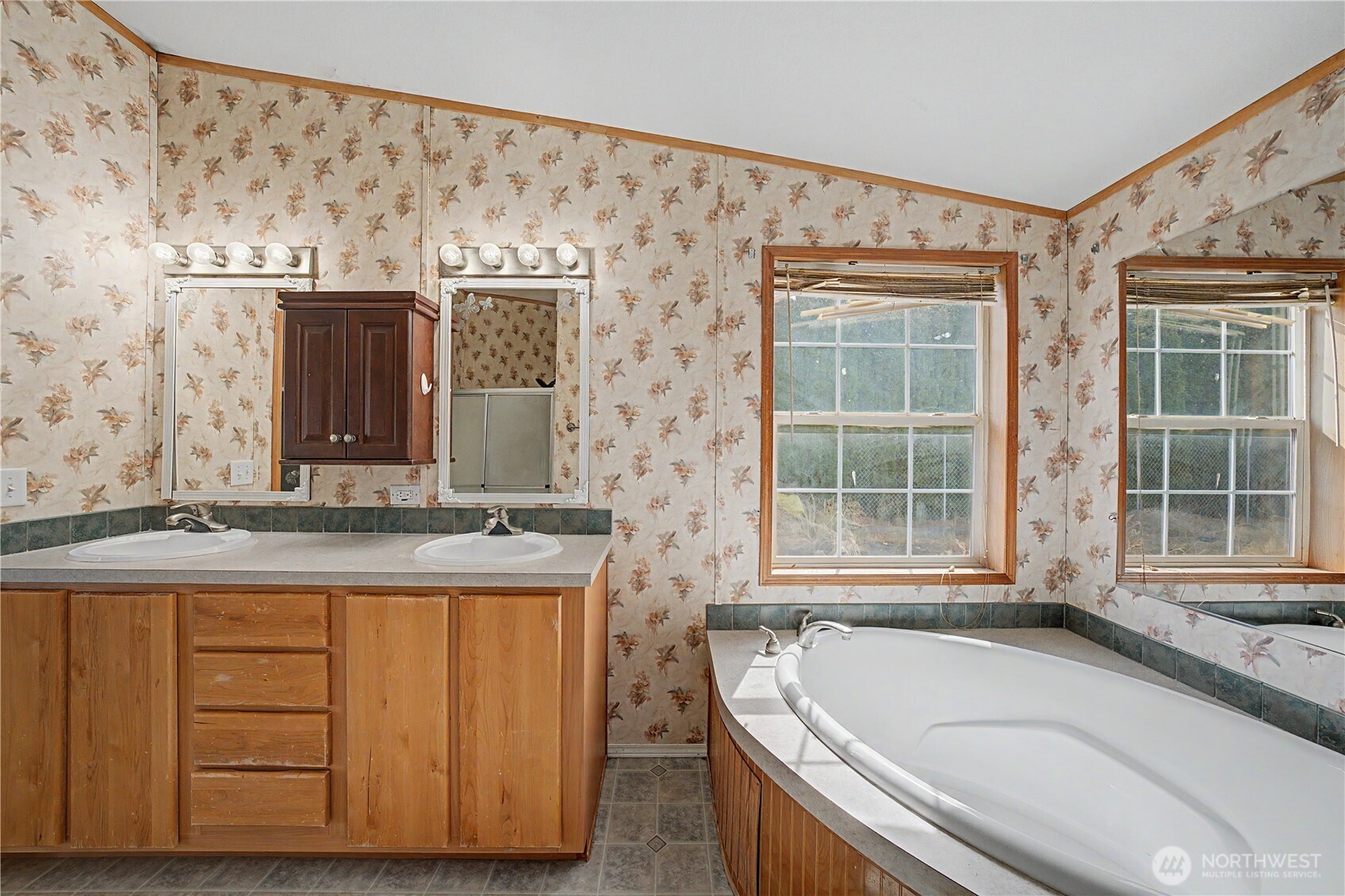 7483 Road E.7 Property Photo 28