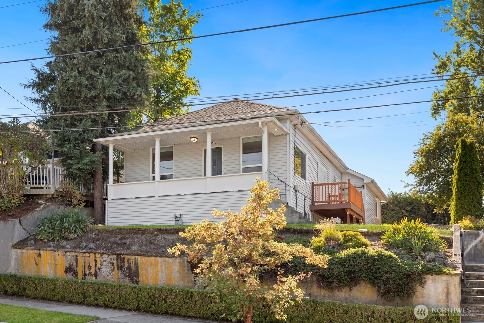 5563 Kenwood Place Property Photo 1