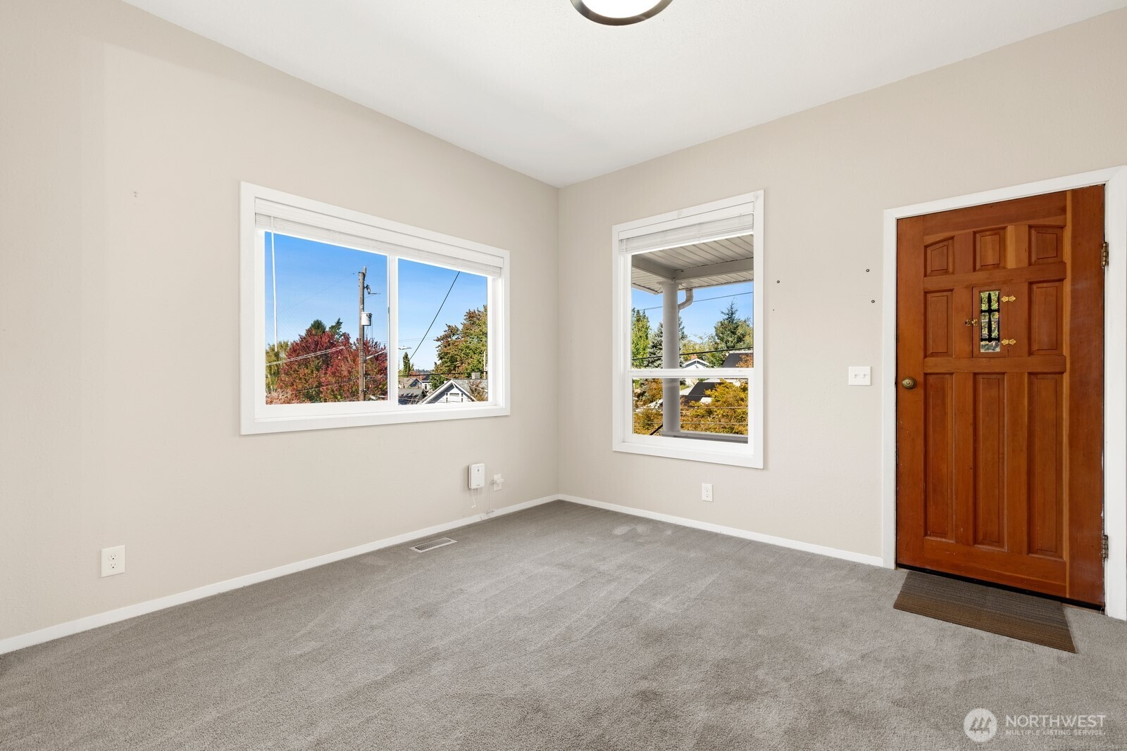 5563 Kenwood Place Property Photo 4