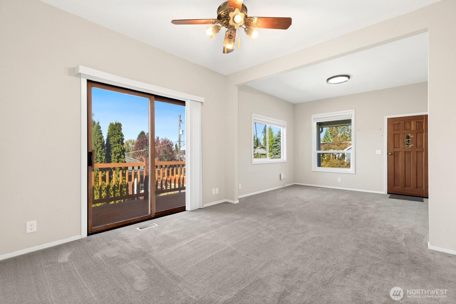 5563 Kenwood Place Property Photo 5