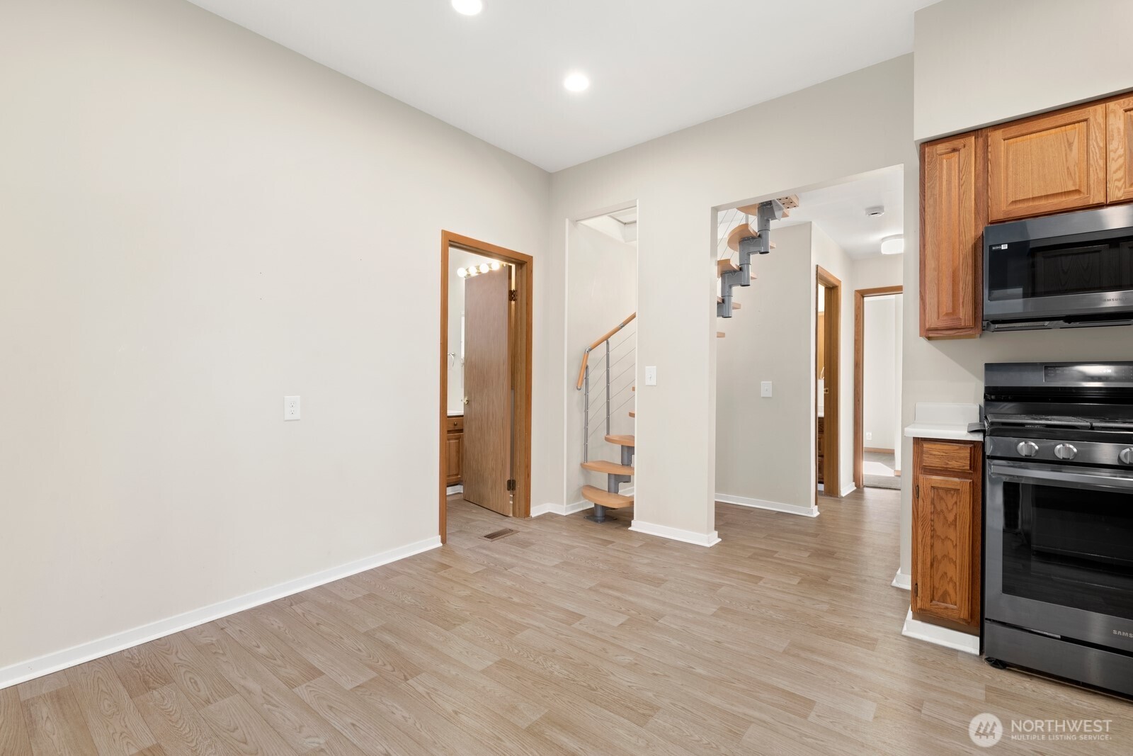 5563 Kenwood Place Property Photo 10