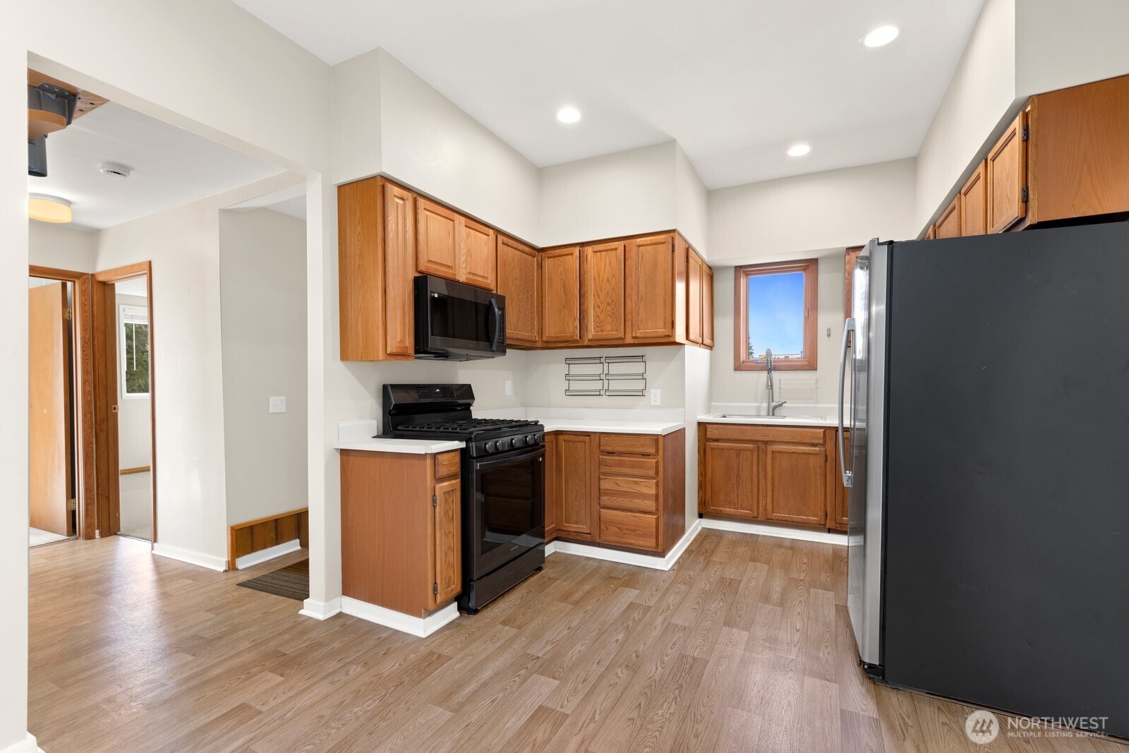 5563 Kenwood Place Property Photo 13