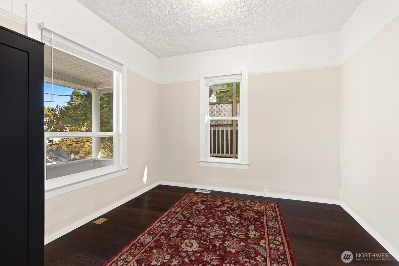 5563 Kenwood Place Property Photo 14