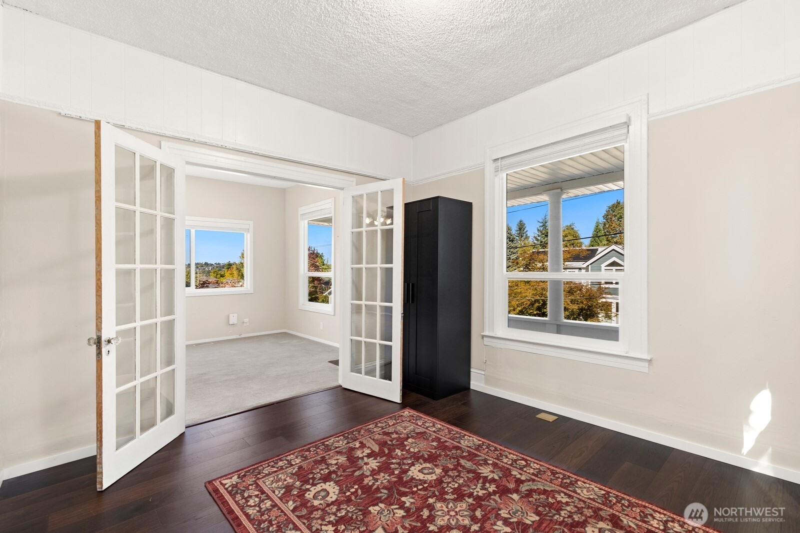5563 Kenwood Place Property Photo 15