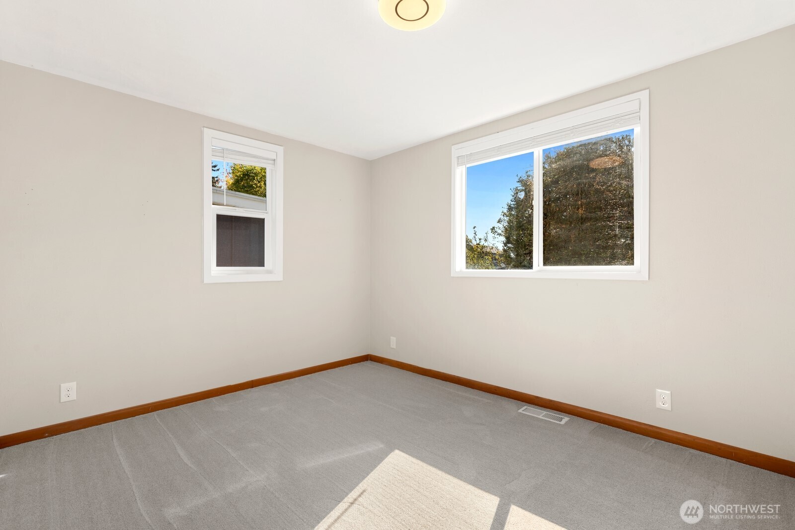 5563 Kenwood Place Property Photo 17