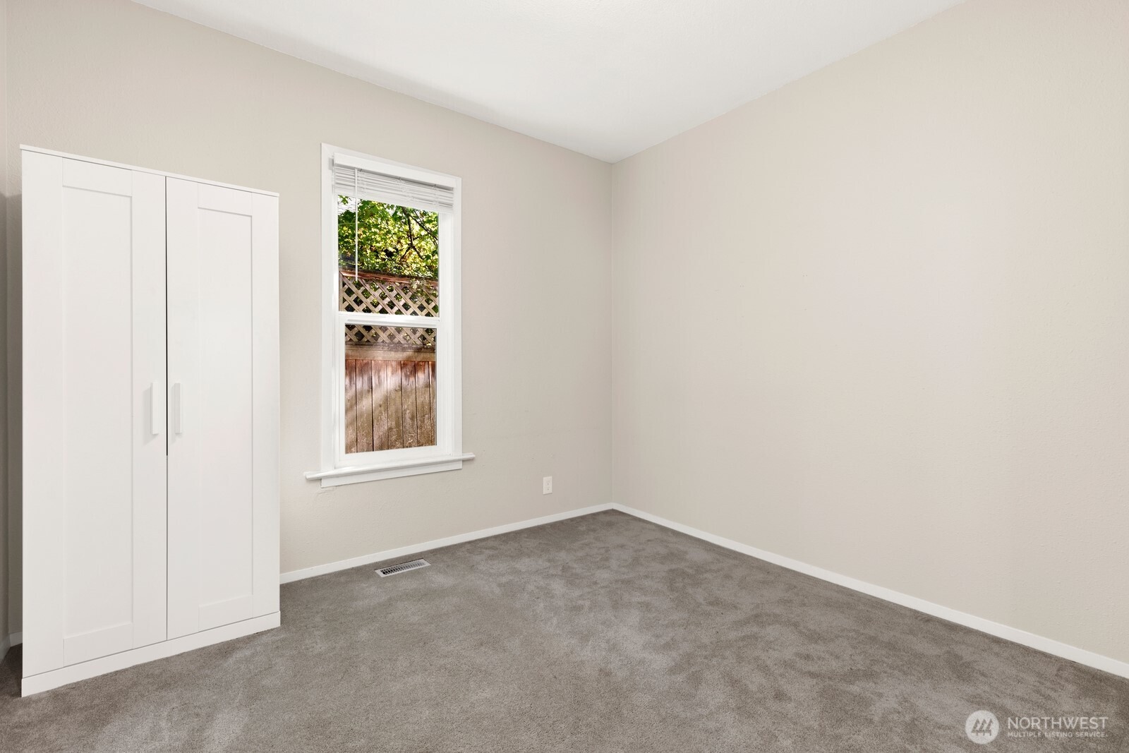 5563 Kenwood Place Property Photo 18