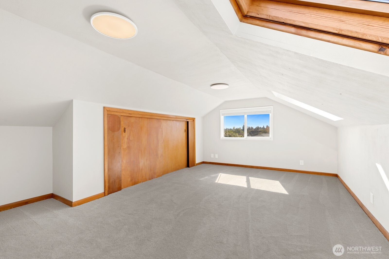 5563 Kenwood Place Property Photo 19