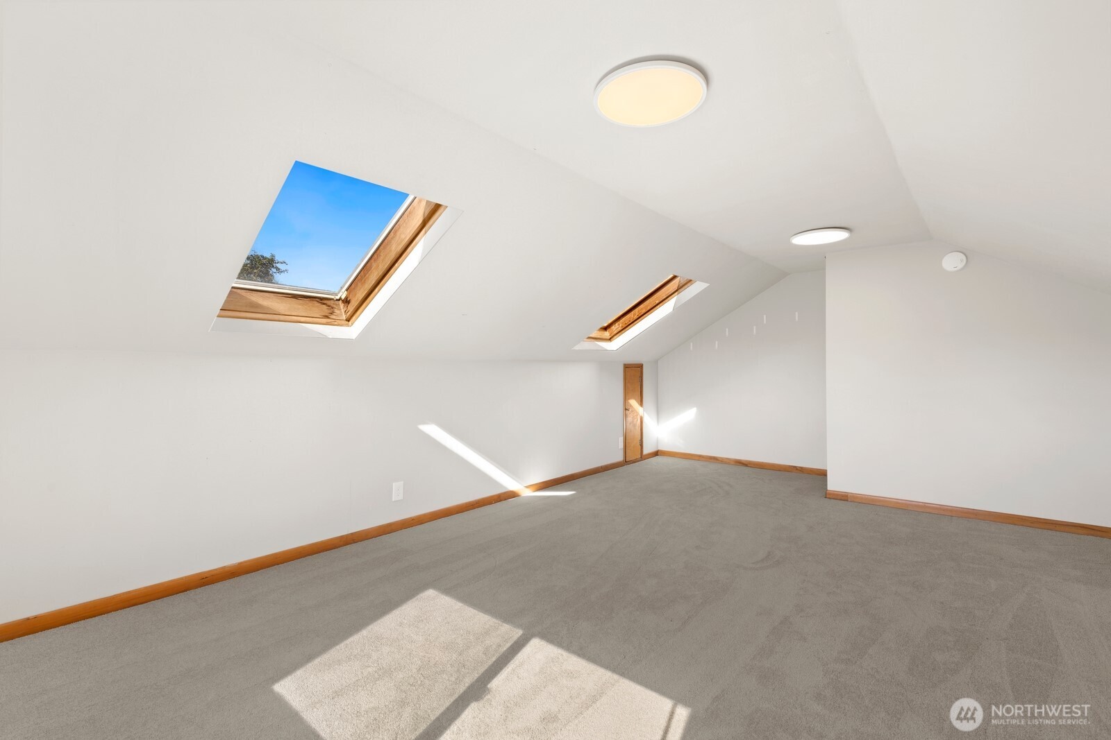 5563 Kenwood Place Property Photo 21