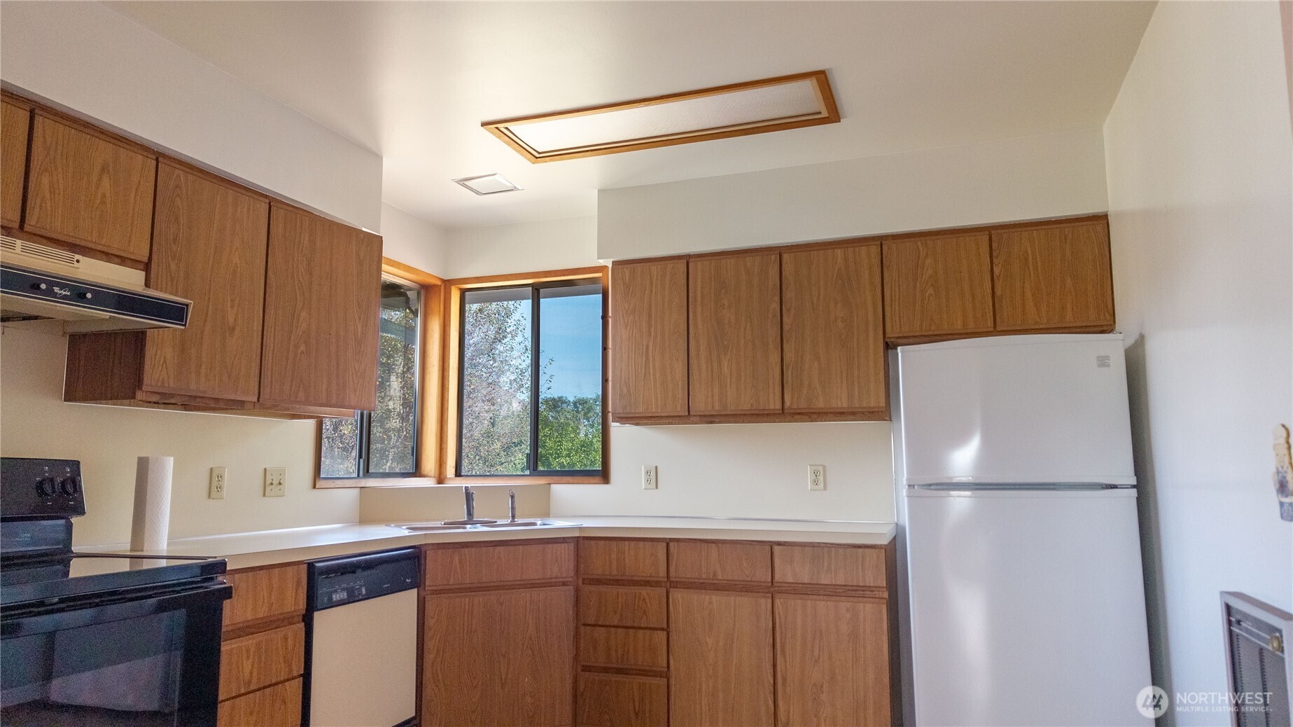 121 Sw State St Property Photo 4