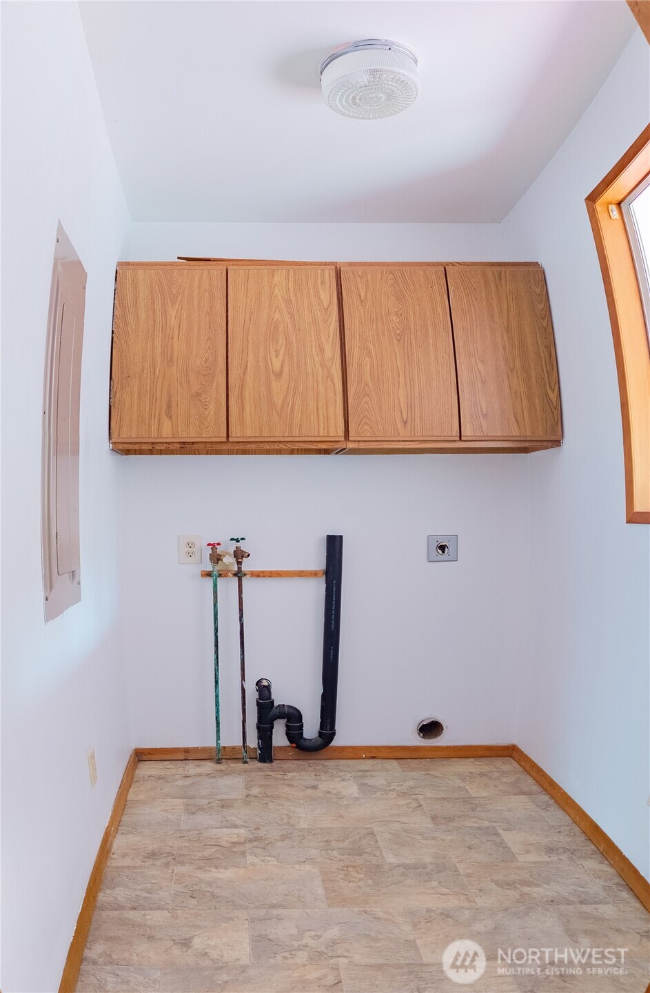 121 Sw State St Property Photo 6