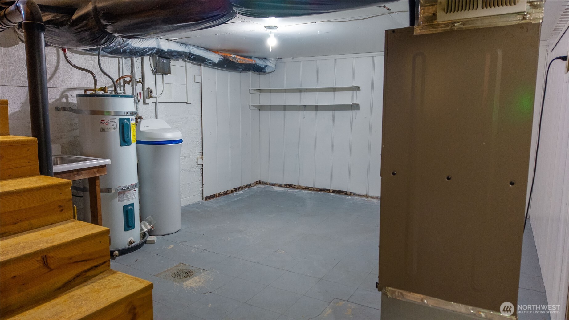 121 Sw State St Property Photo 15