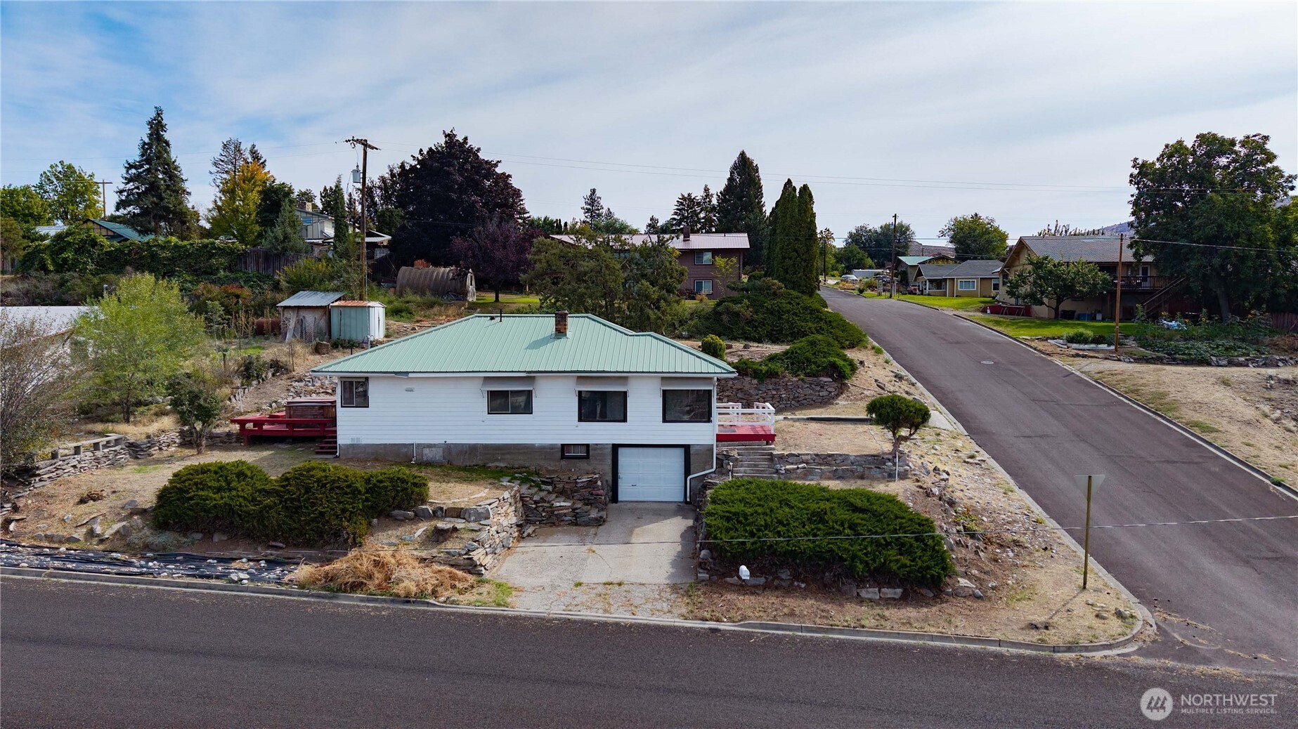 121 Sw State St Property Photo 25
