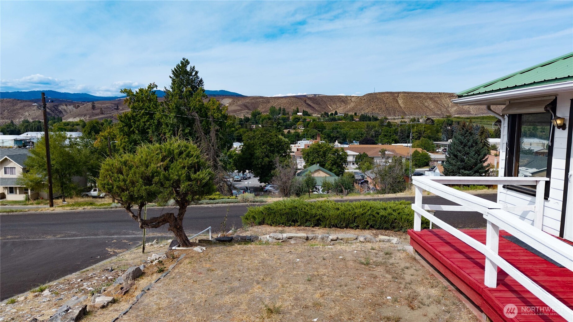 121 Sw State St Property Photo 28