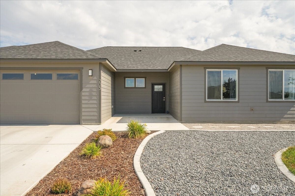 203 N Gold Cup Dr. Property Photo 2