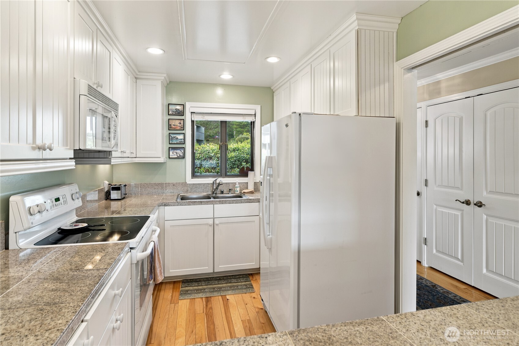 20 Hood Way Property Photo 10