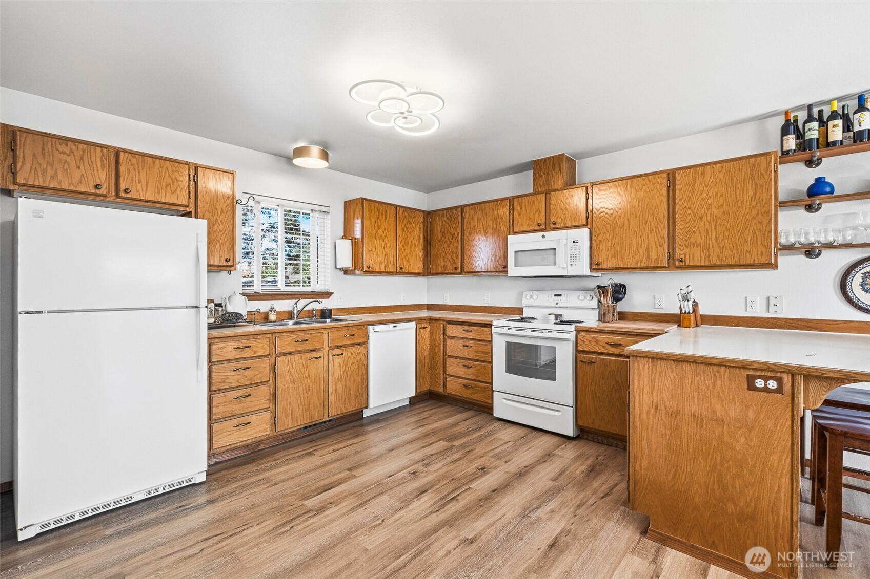 250 J Street Property Photo 7