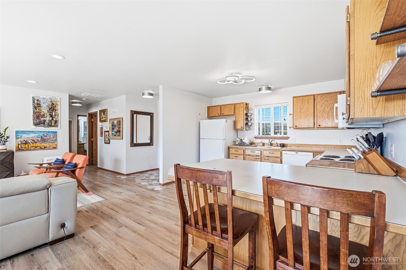 250 J Street Property Photo 8