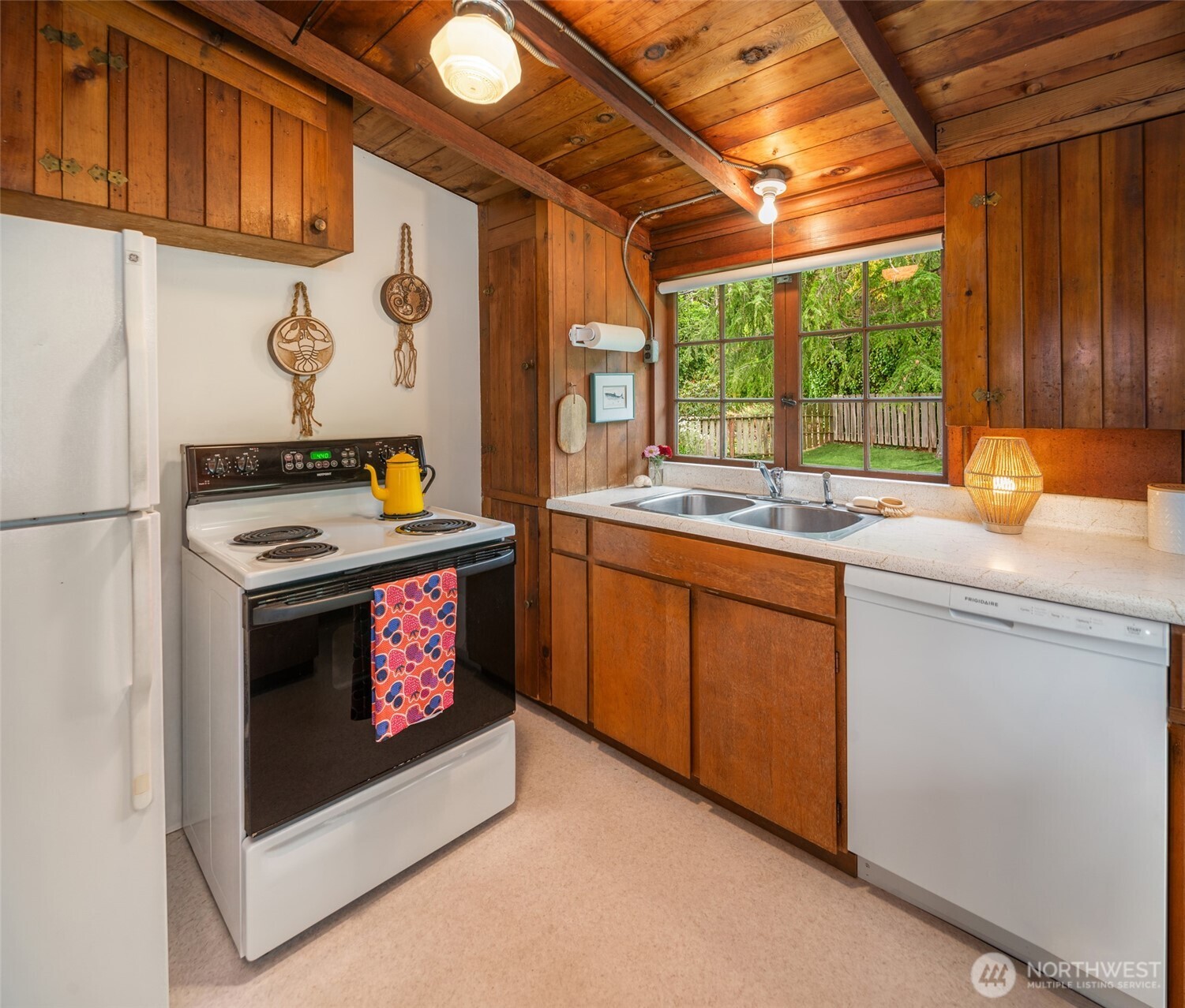 22207 Dockton Road Property Photo 7