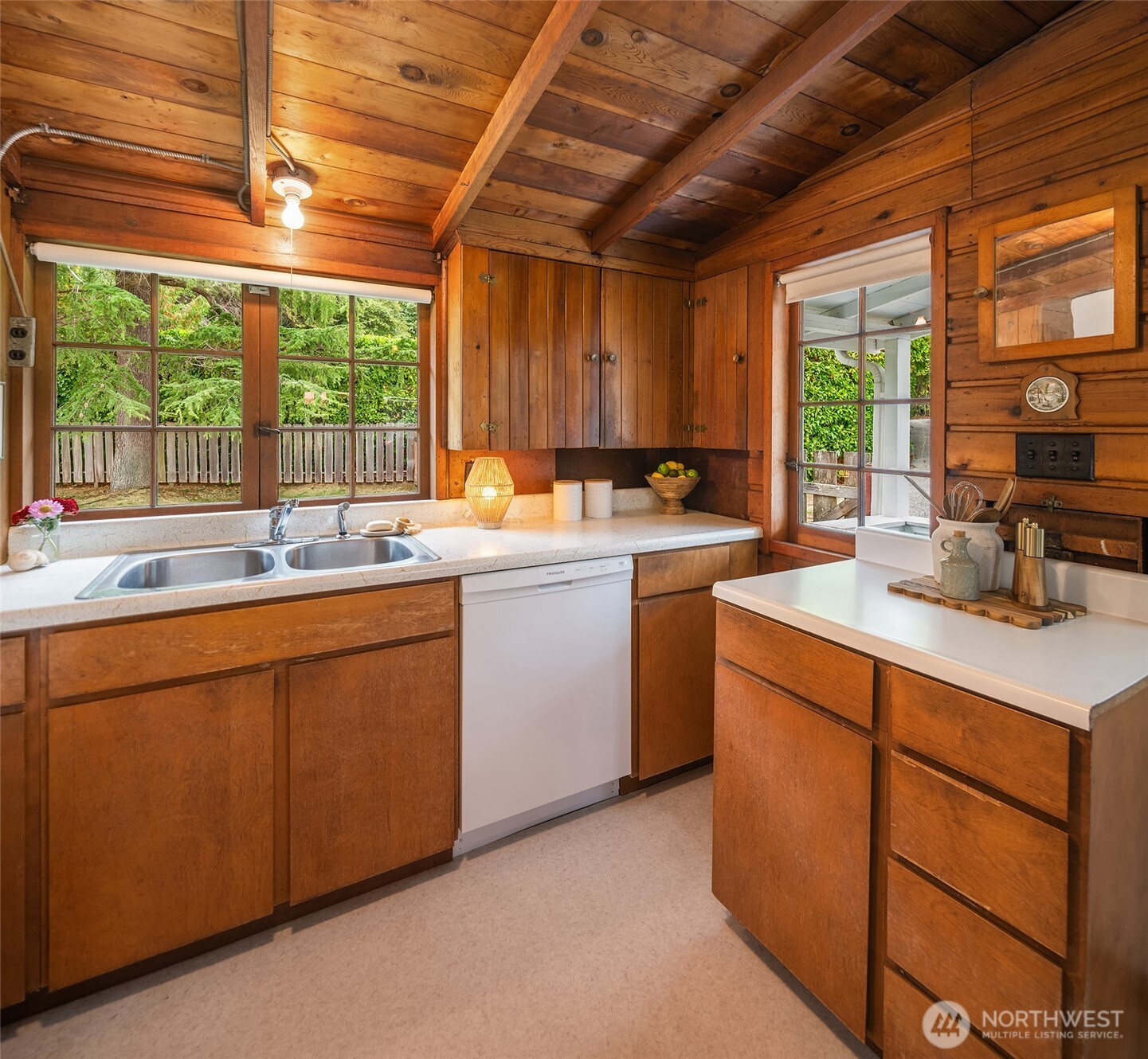 22207 Dockton Road Property Photo 8