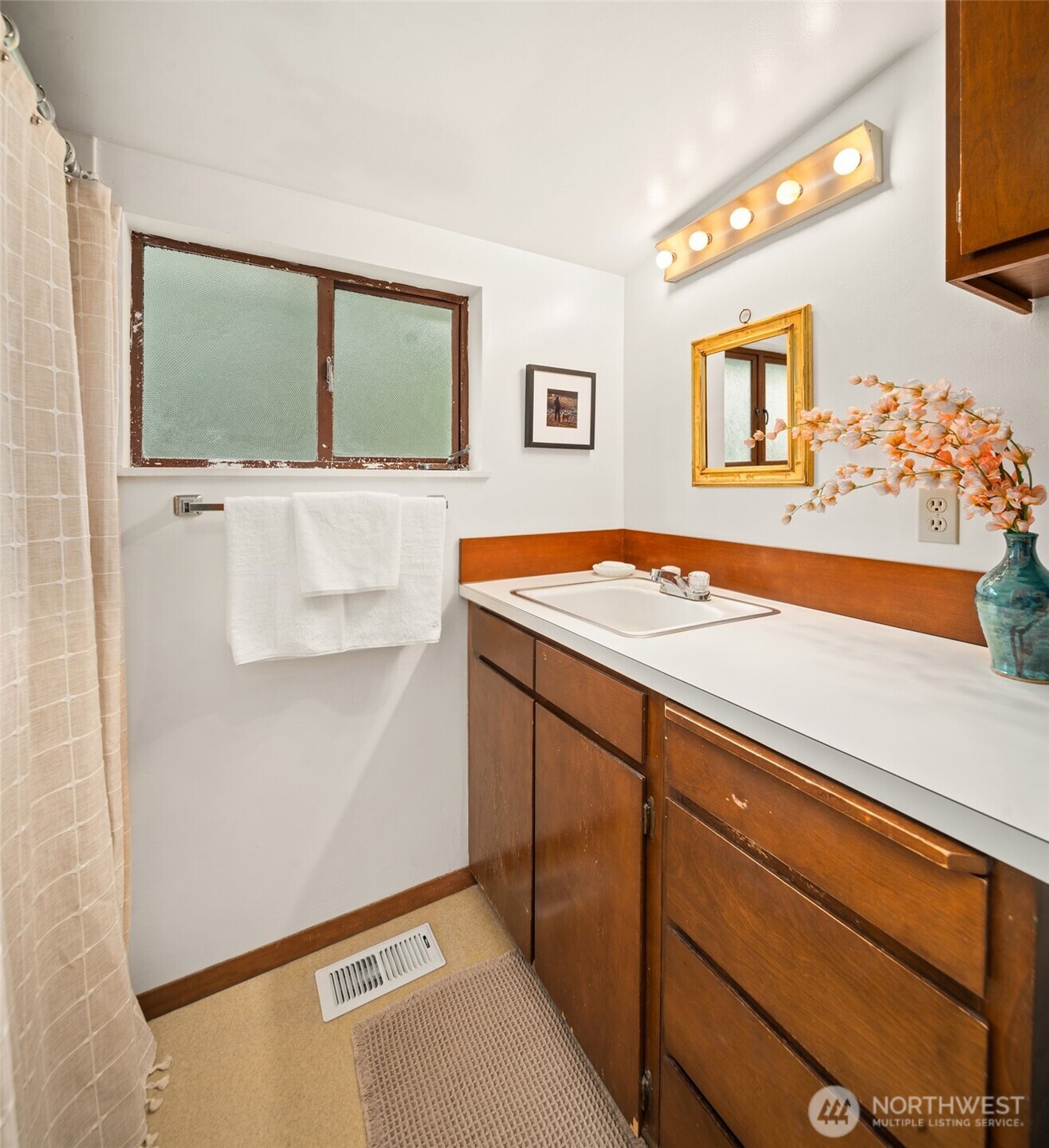 22207 Dockton Road Property Photo 24