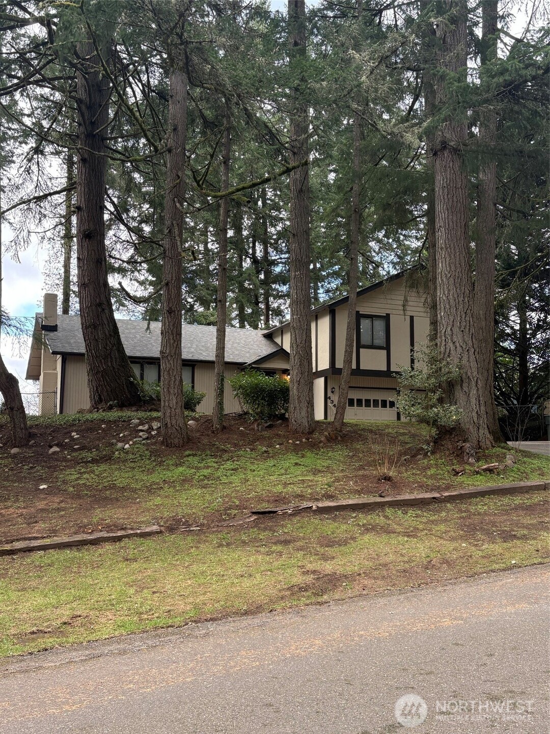 4343 Highline Drive Property Photo 2