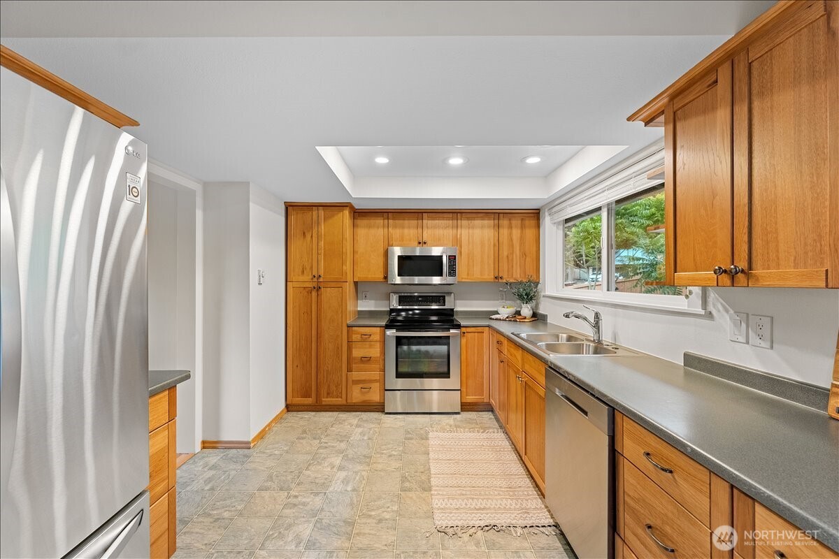 9210 166th Place Property Photo 12