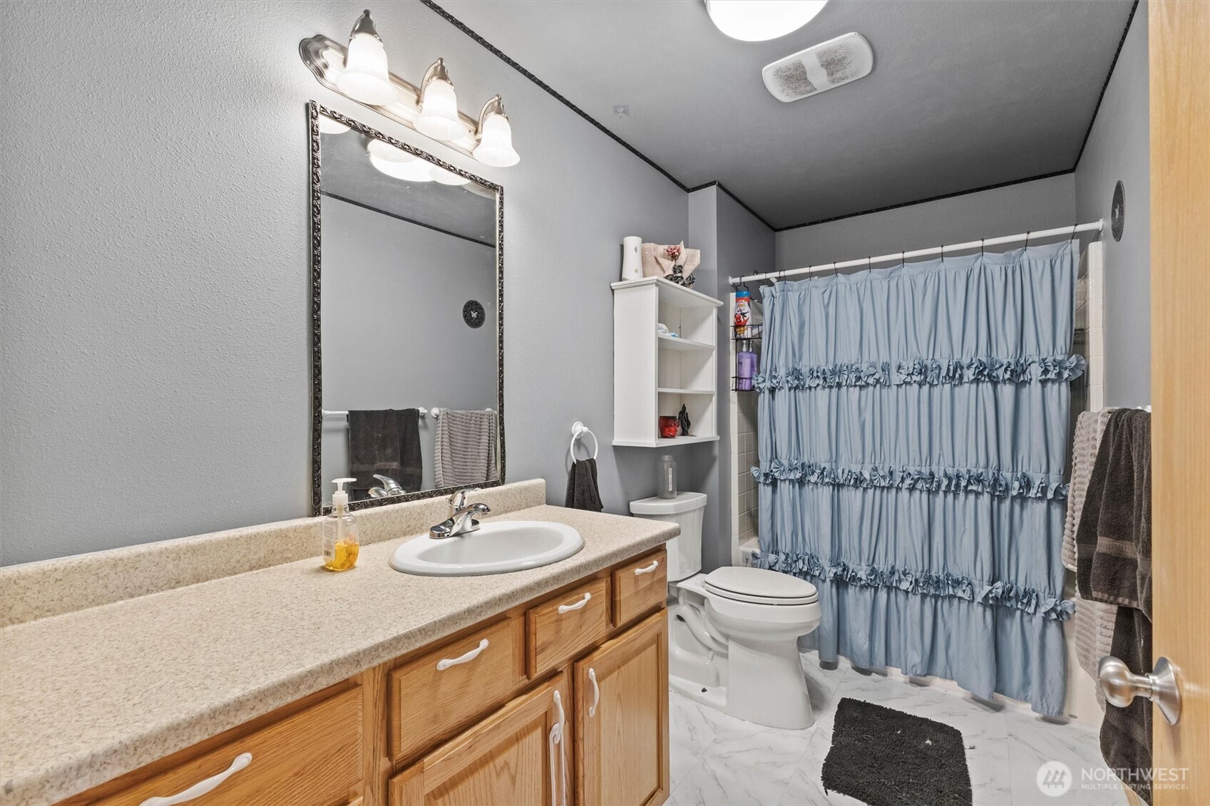 4636 Hidden Lake Loop Property Photo 9