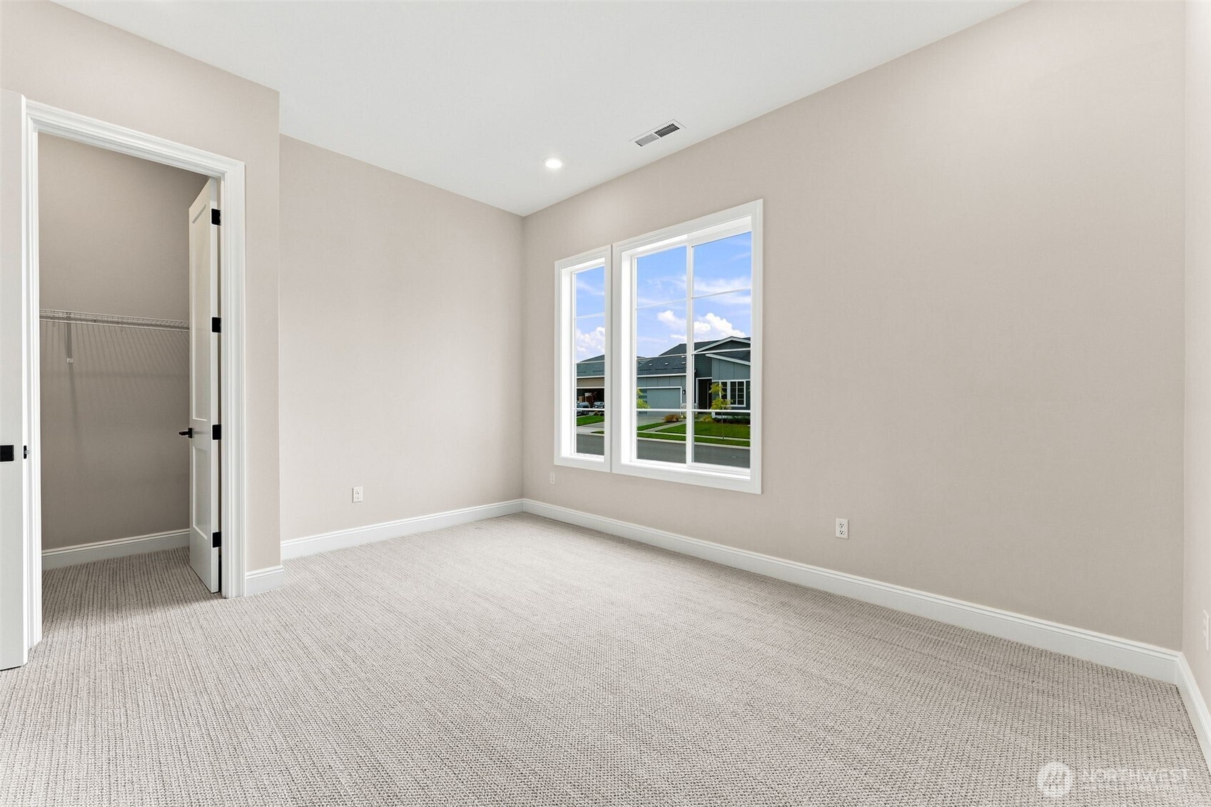 14807 206th Avenue 2545 Property Photo 4