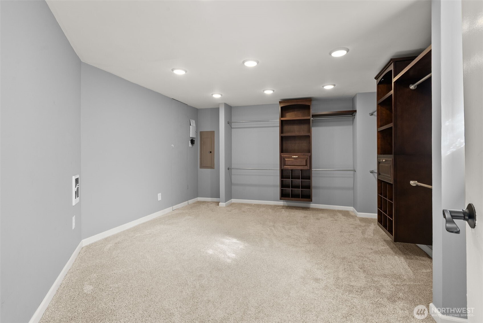 6902 92nd Street Property Photo 11