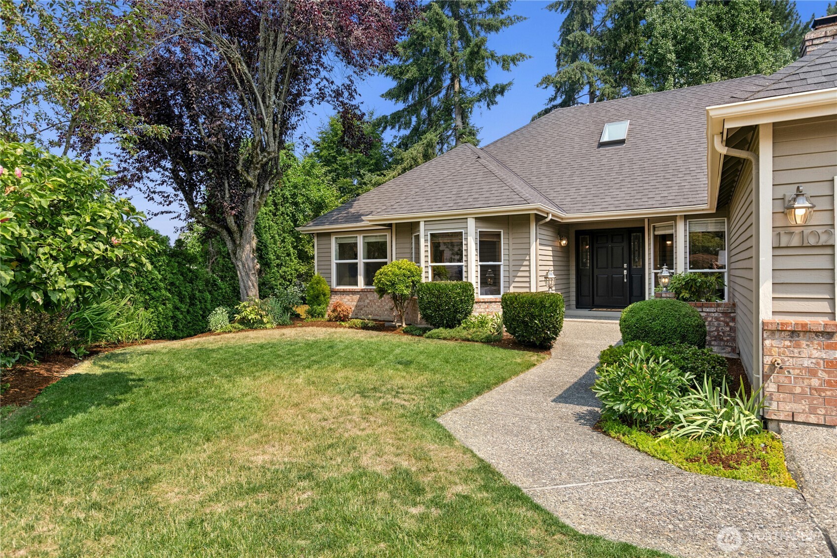17102 Ne 37th Place Property Photo 3