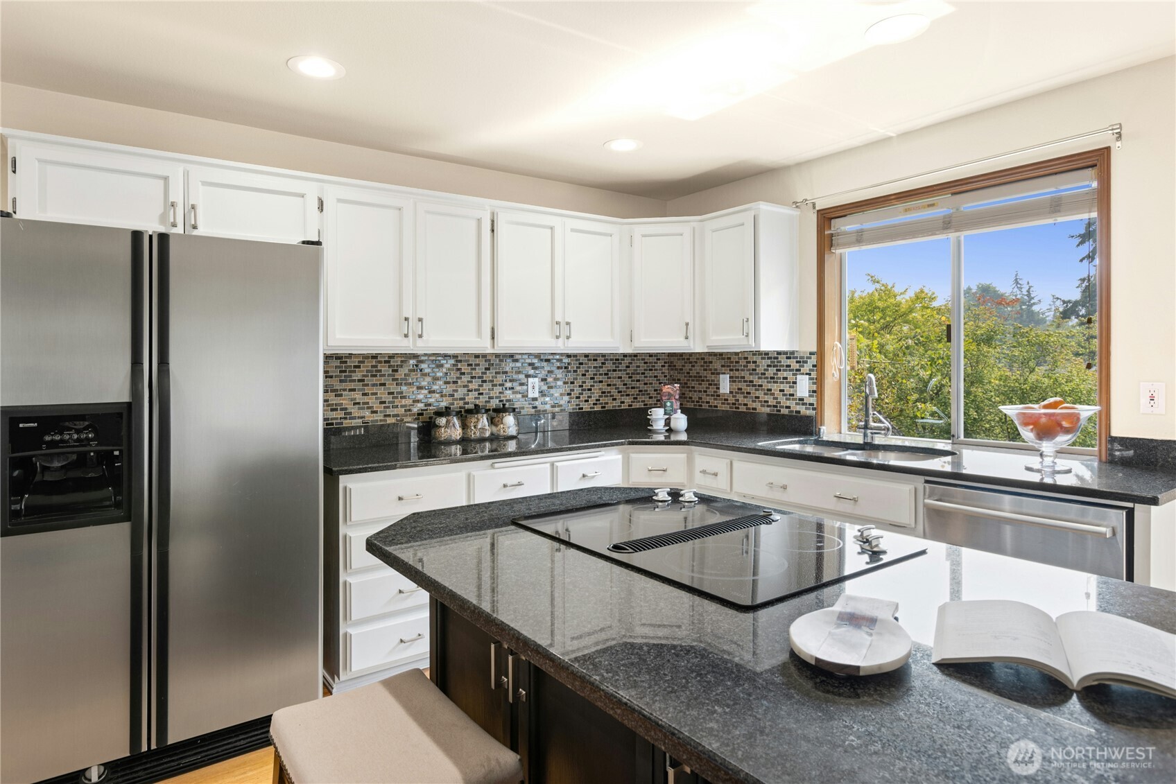 17102 Ne 37th Place Property Photo 9