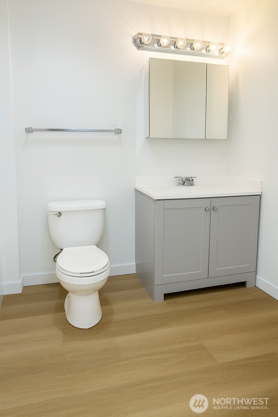 201 2nd Place Property Photo 8