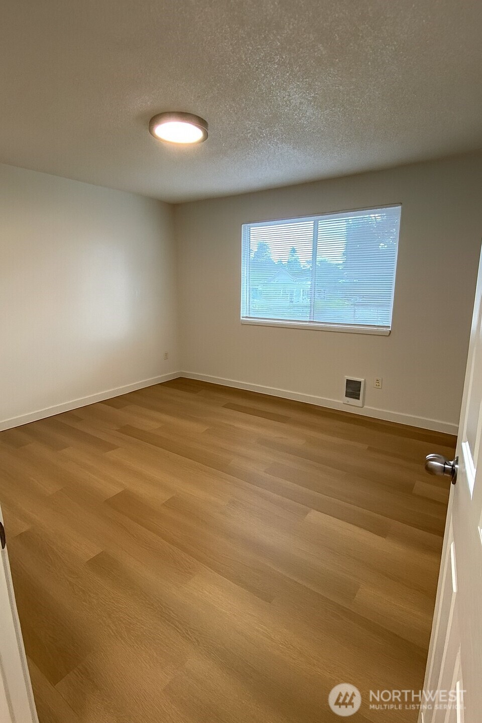 201 2nd Place Property Photo 9