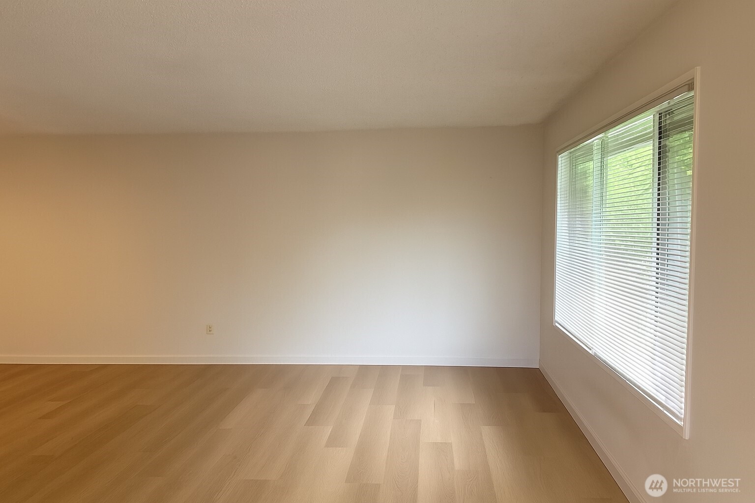 201 2nd Place Property Photo 10