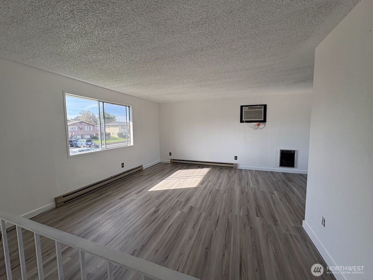 209 Eastridge Drive Property Photo 5