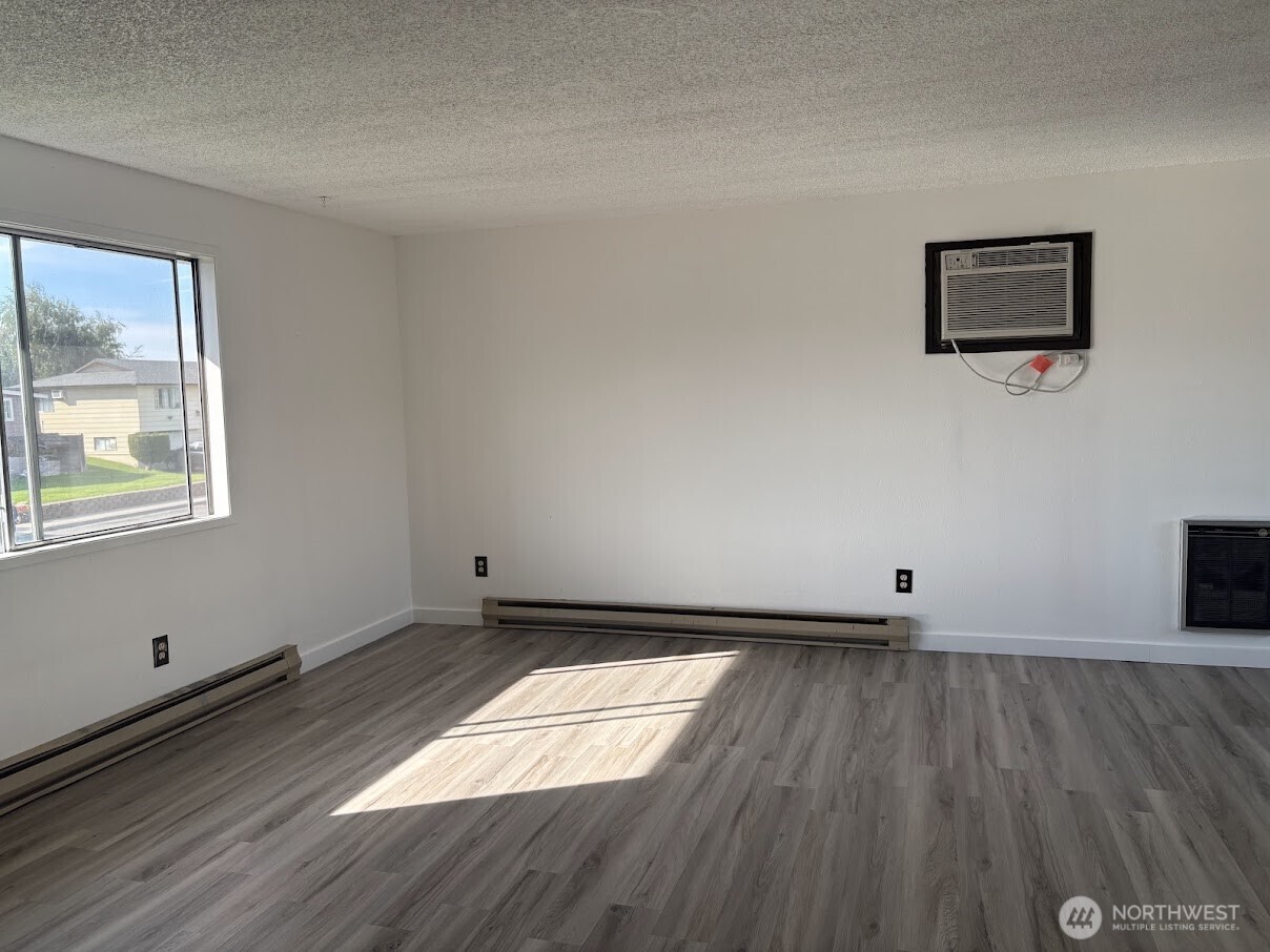 209 Eastridge Drive Property Photo 6