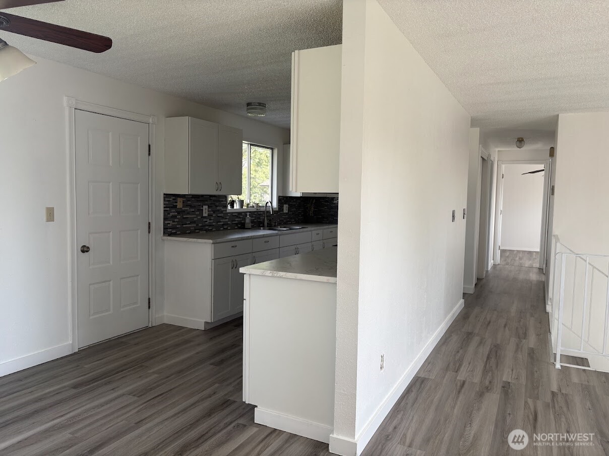 209 Eastridge Drive Property Photo 7