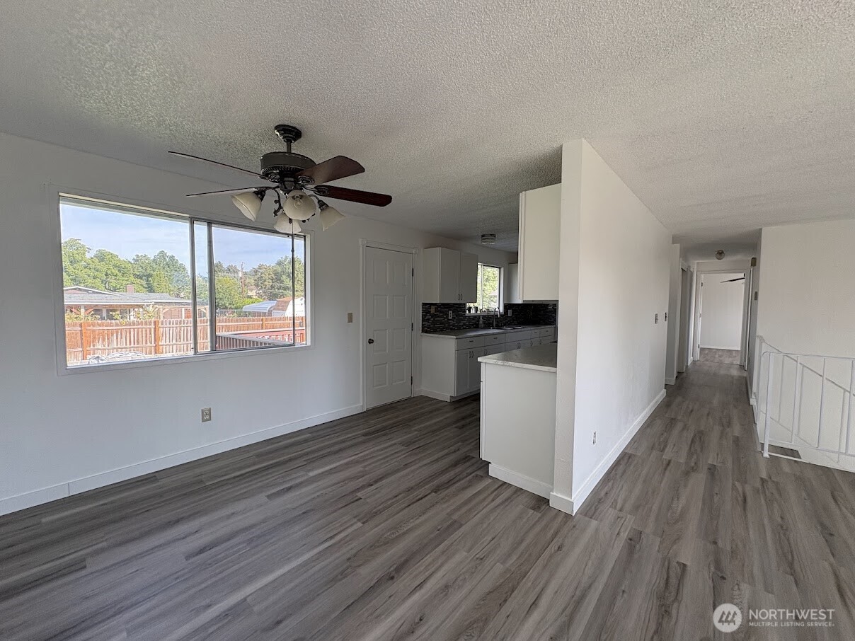 209 Eastridge Drive Property Photo 8