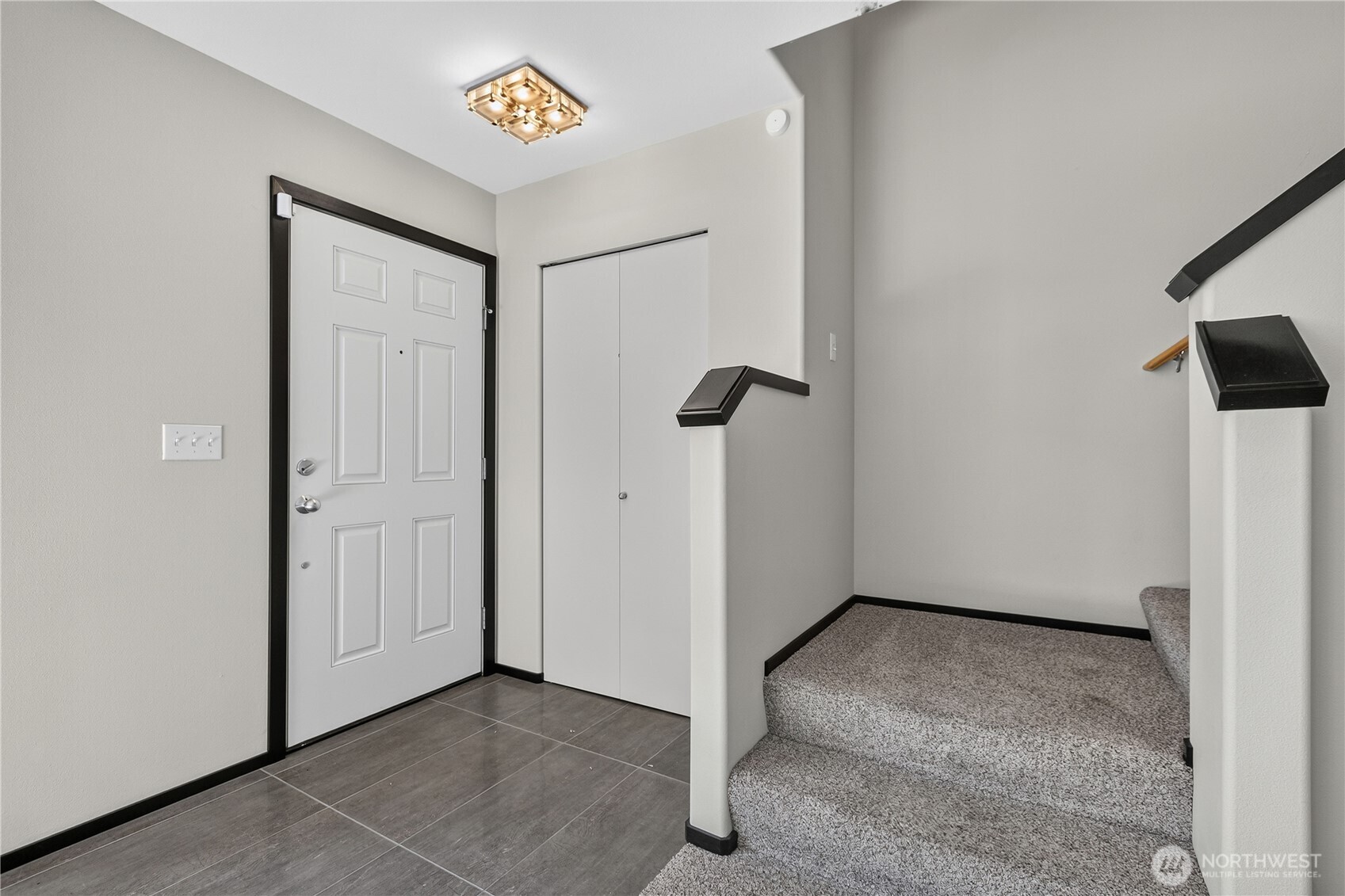 4721 141st Place Property Photo 3