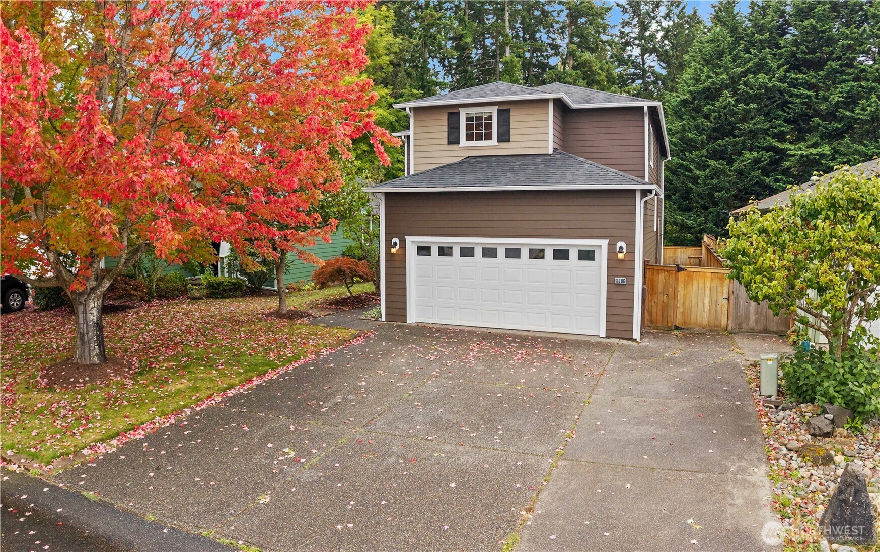 8806 177th Street Property Photo 3