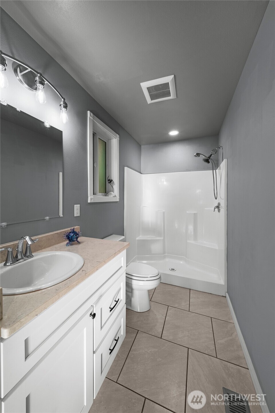 690 N Summit Road Property Photo 15