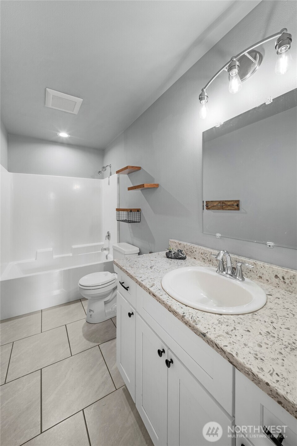 690 N Summit Road Property Photo 20