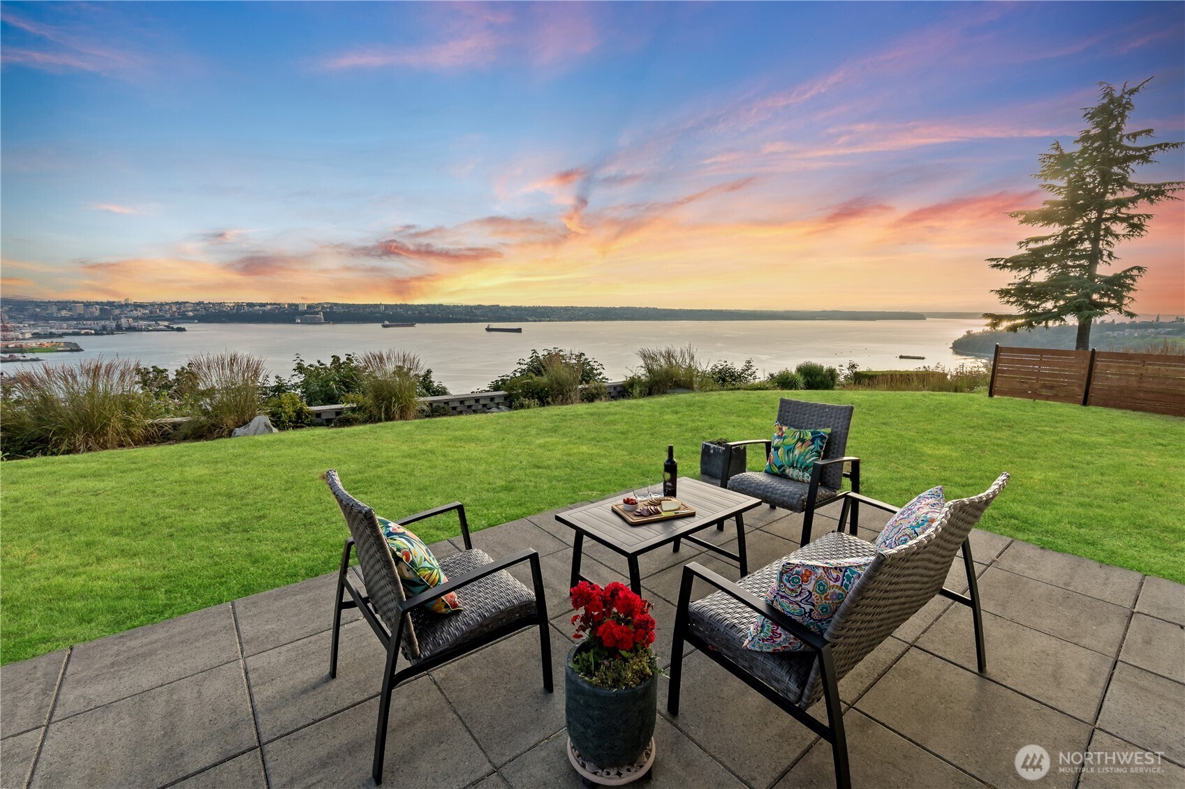 2040 Browns Point Boulevard Property Photo 1