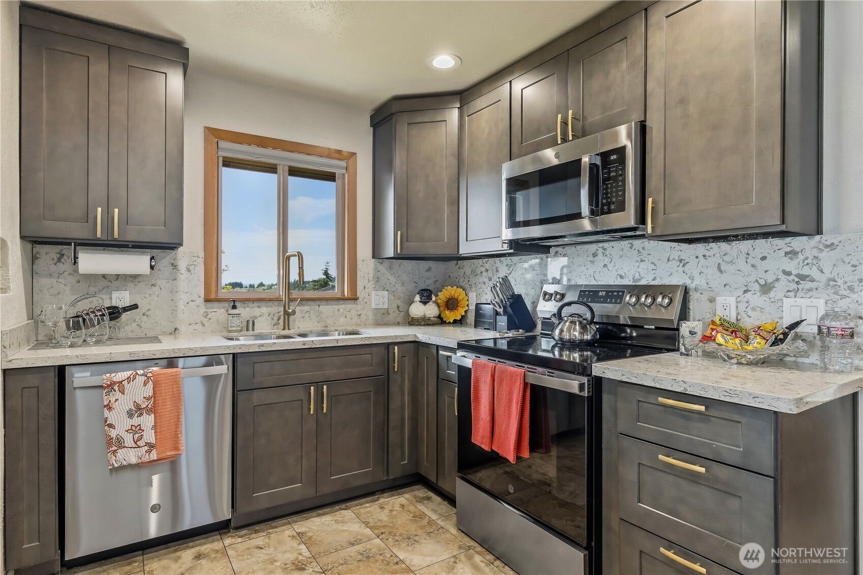 2040 Browns Point Boulevard Property Photo 12