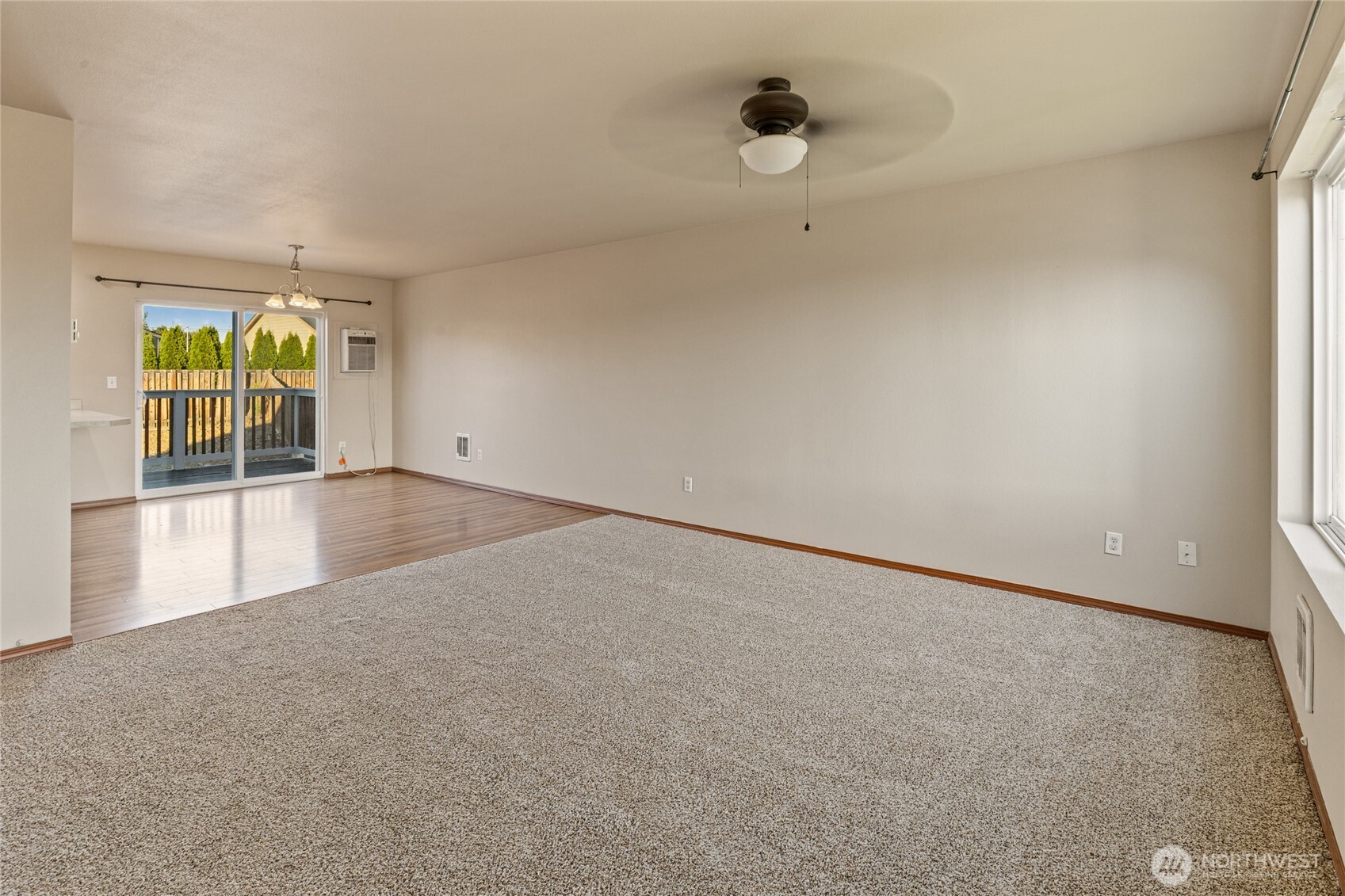 1911 W Peakview Drive Property Photo 6