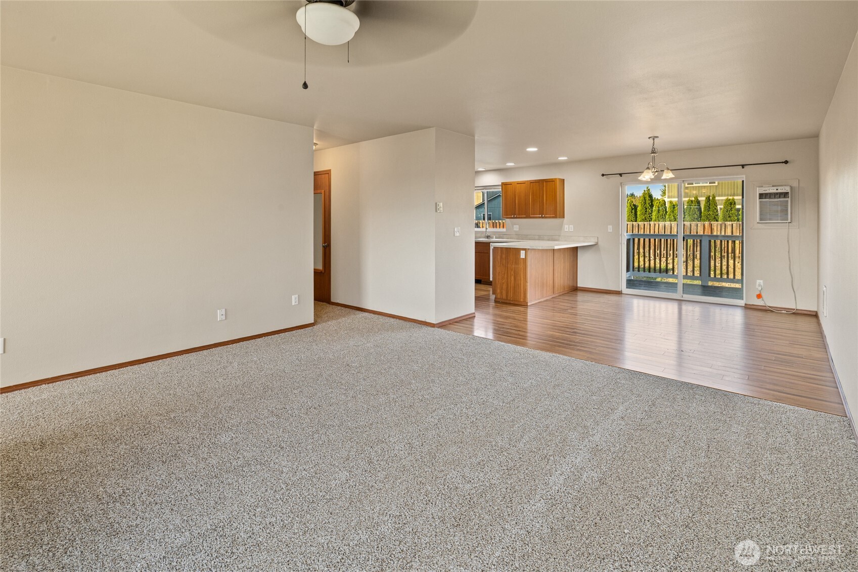1911 W Peakview Drive Property Photo 7