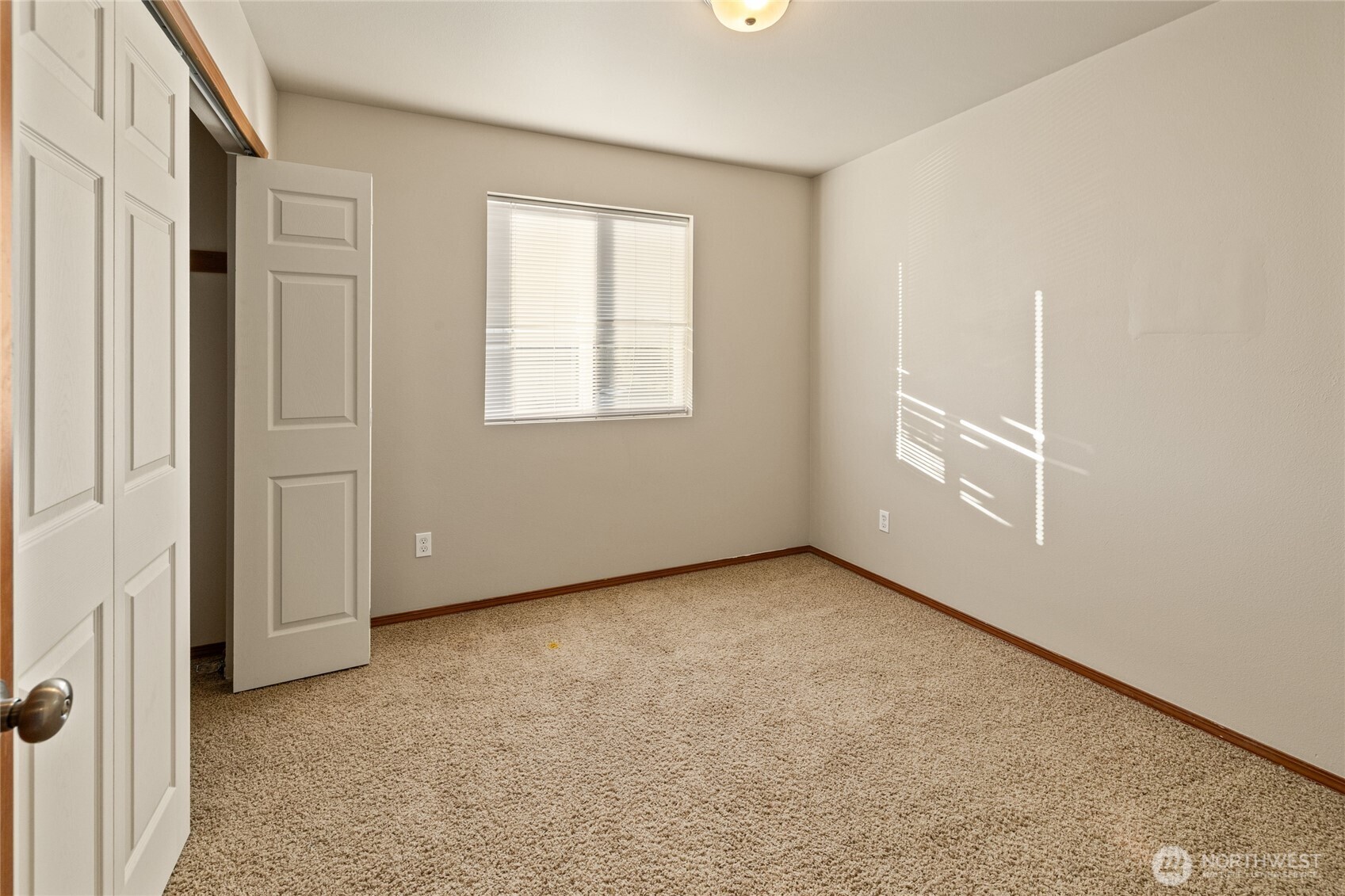 1911 W Peakview Drive Property Photo 16