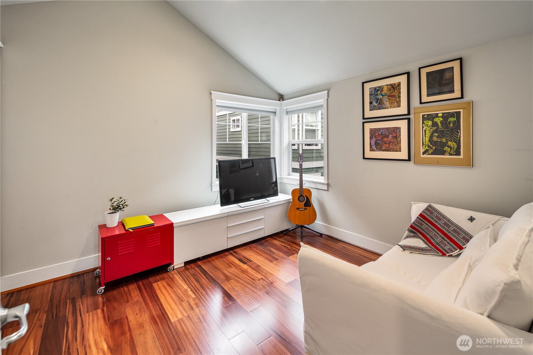 128 B 25th Avenue Property Photo 17