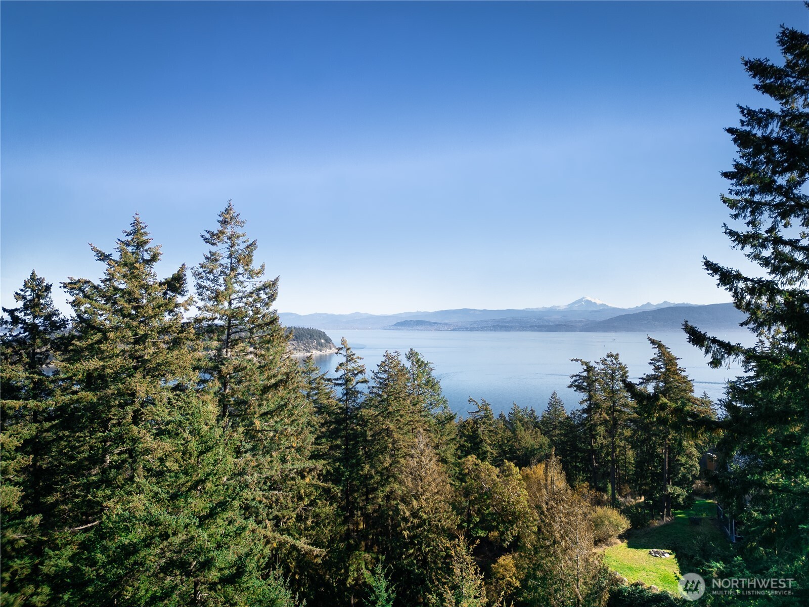1130 Island Drive Property Photo 1